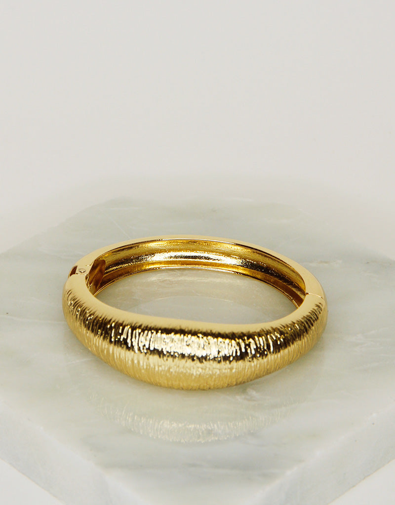 BLACKOUT BANGLE BRACELET GOLD