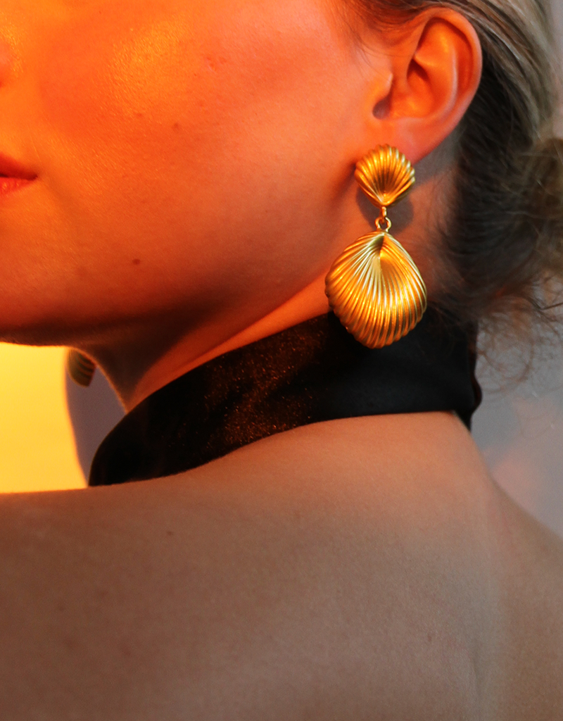 SUNSET SEASHELL DROP EARRINGS