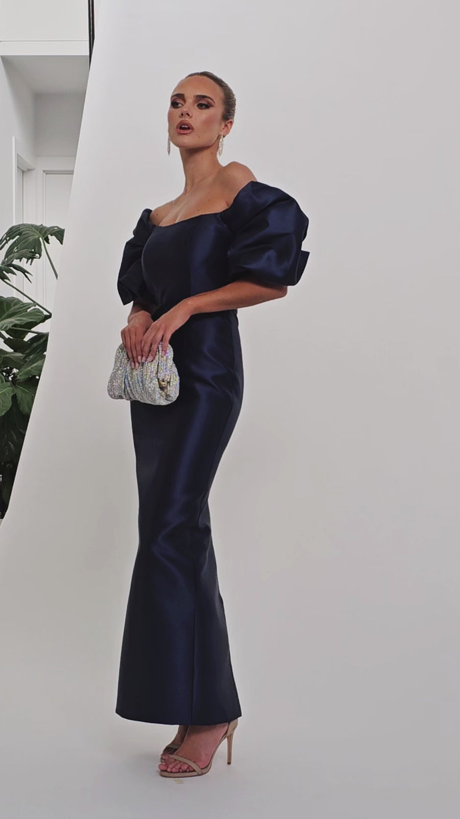 MEREDITH PUFF SLEEVES SCOOPED GOWN B70D08L